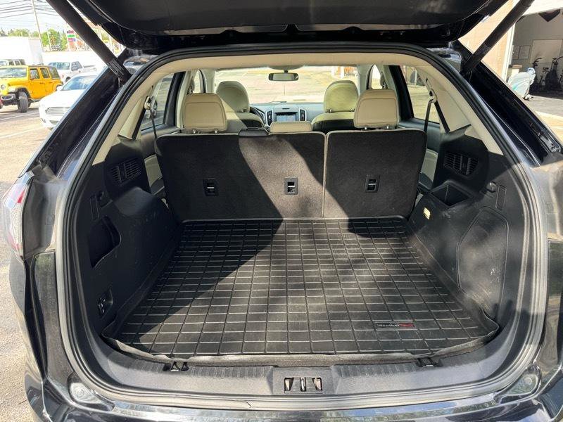 Used 2017 Ford Edge Titanium w/ Equipment Group 301A FWD image 13