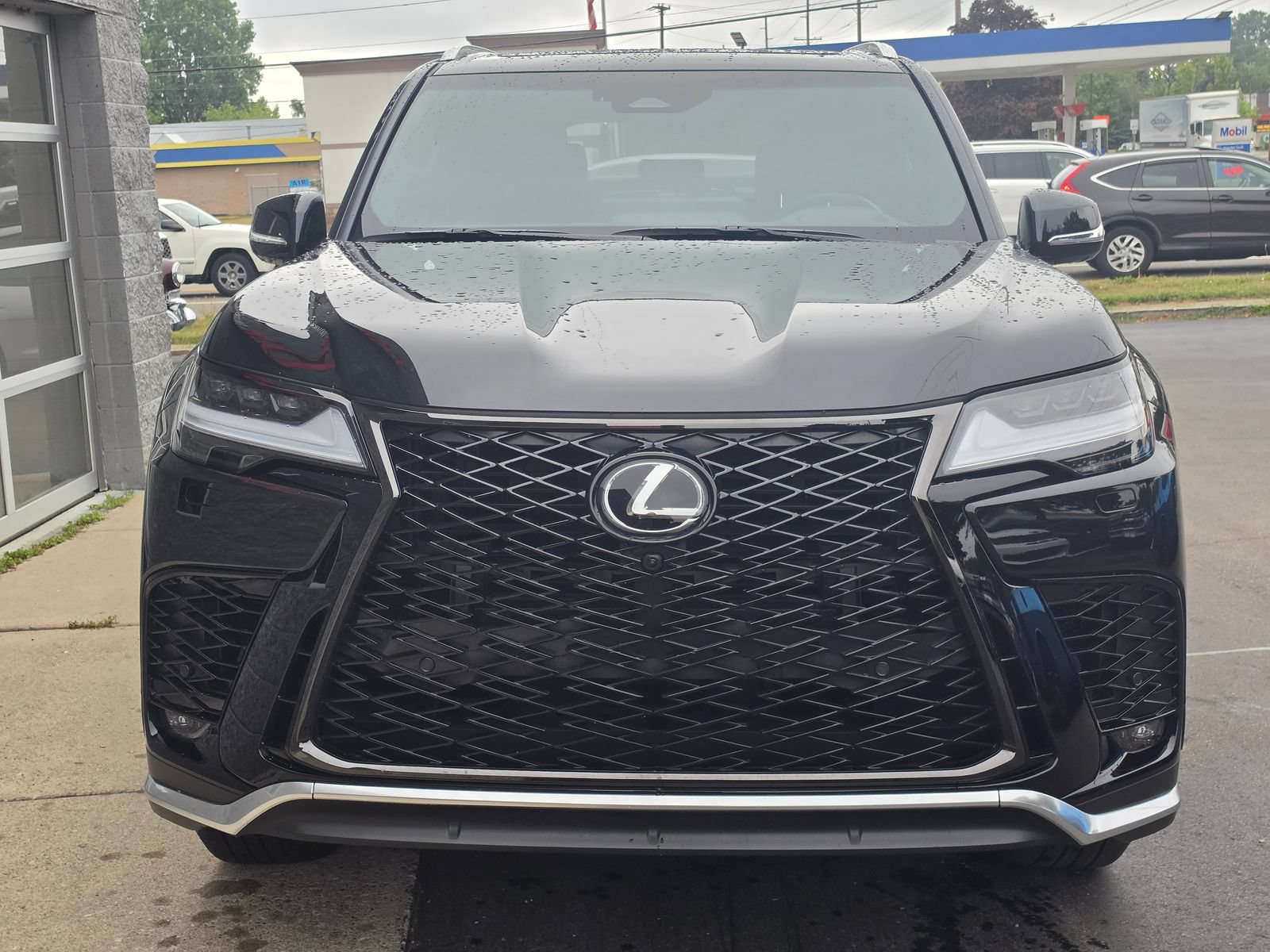 Used 2026 Lexus LX 700h F Sport AWD/4WD image 2