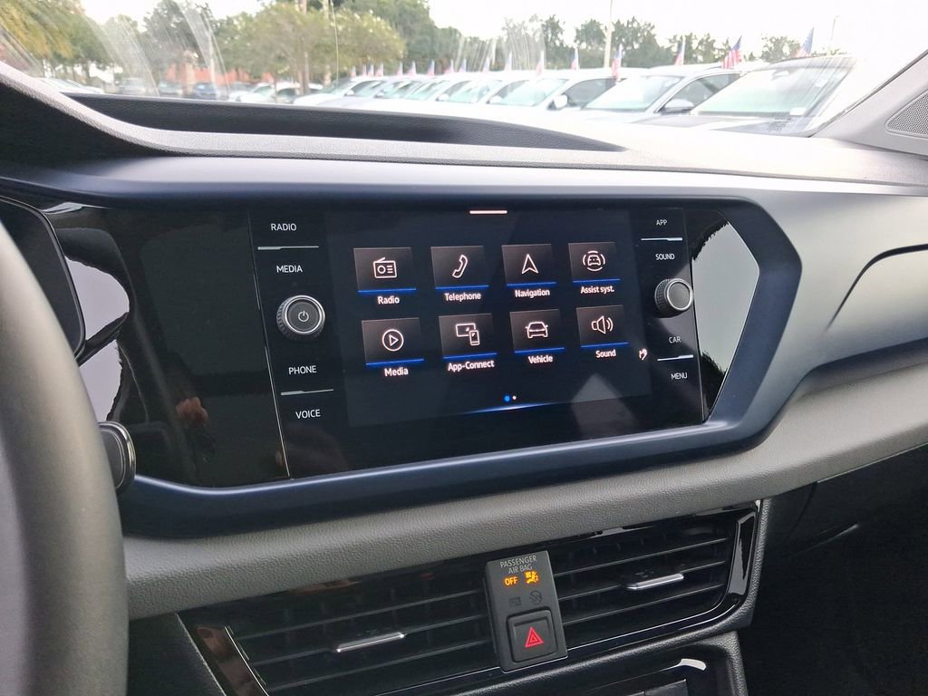Used 2023 Volkswagen Taos SE w/ Panoramic Sunroof Package FWD image 22