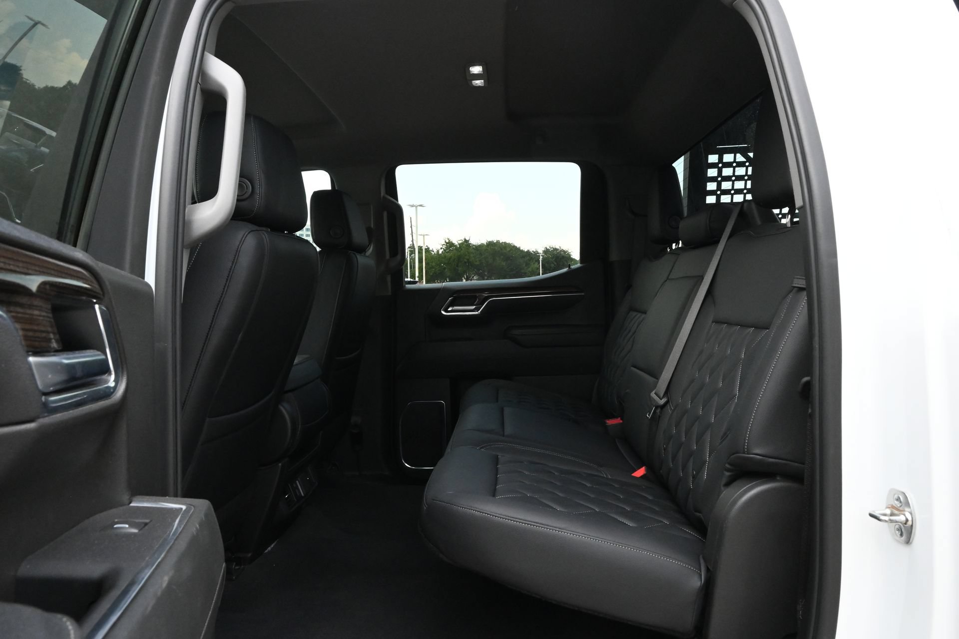 Used 2025 Chevrolet Silverado 1500 LT AWD/4WD image 21
