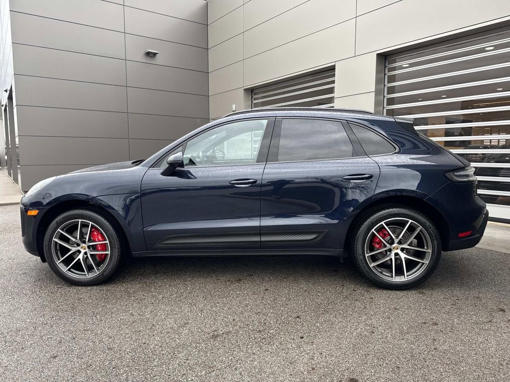 Used 2023 Porsche Macan S w/ Sport Chrono Package image 4