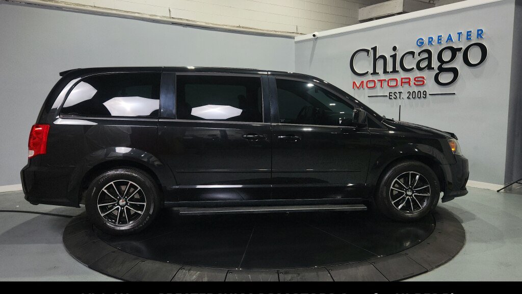 Used 2015 Dodge Grand Caravan SXT w/ Blacktop Package FWD image 14