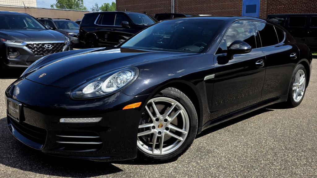 Used 2015 Porsche Panamera 4 AWD/4WD image 4