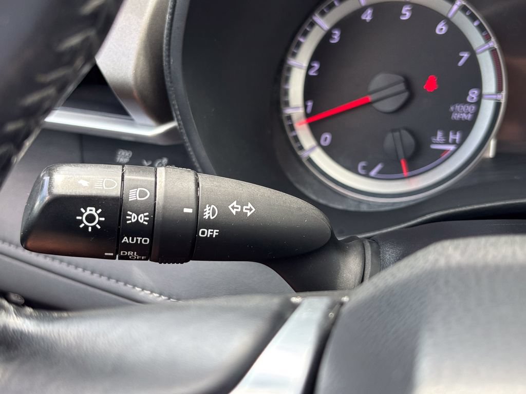 Used 2021 Toyota Highlander LE AWD/4WD image 28