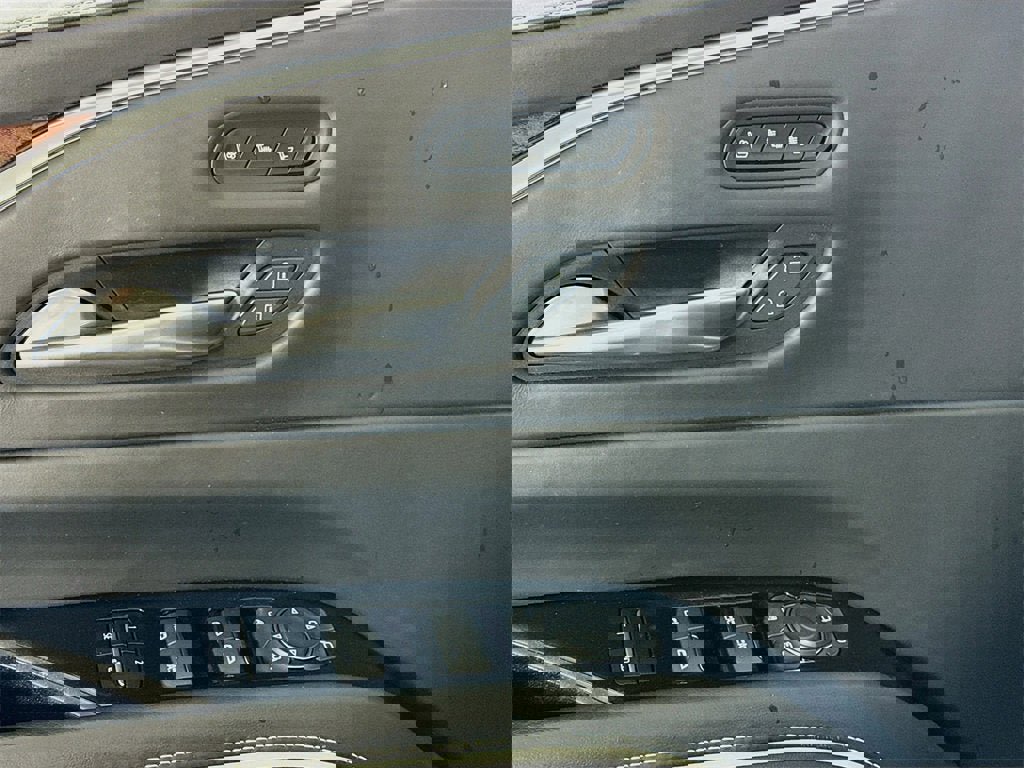 Used 2021 Cadillac Escalade Sport Platinum w/ LPO, ONYX Package image 12