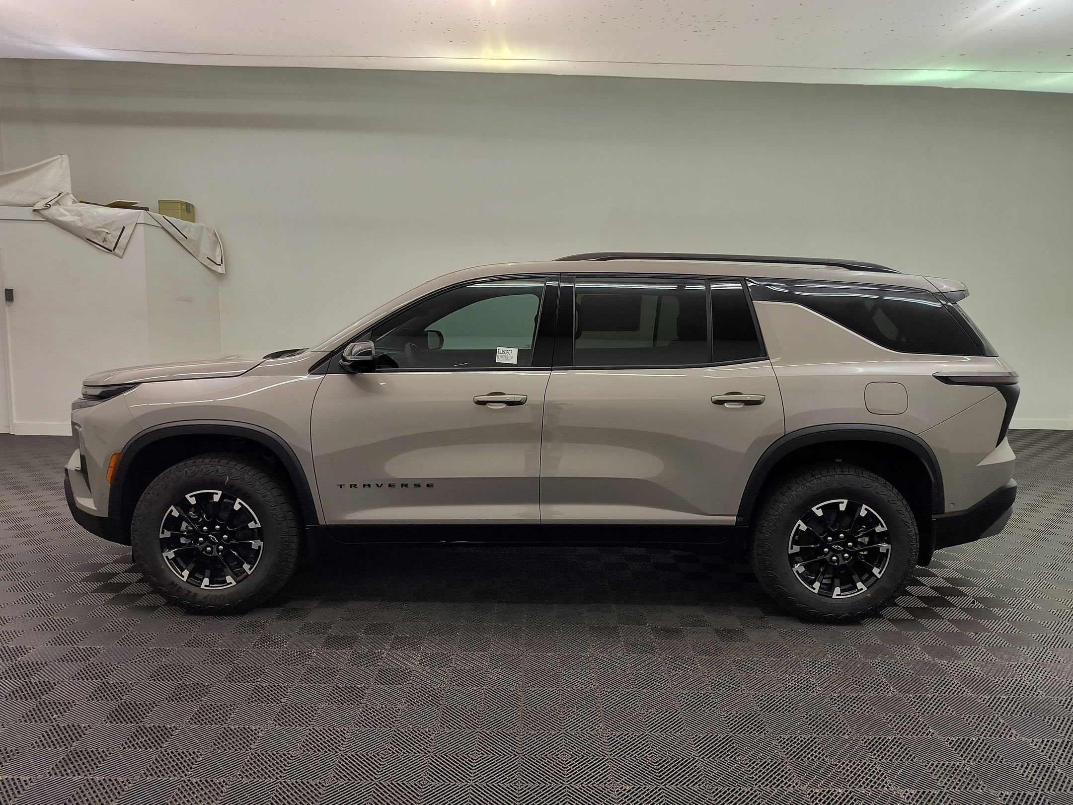 New 2026 Chevrolet Traverse Z71 w/ Enhanced Driving Package AWD/4WD image 2