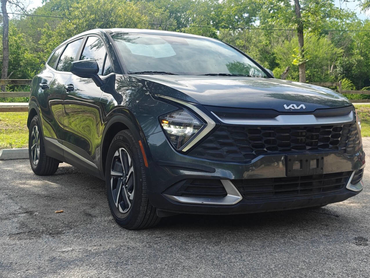 Used 2023 Kia Sportage LX FWD image 2