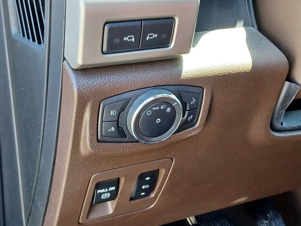Used 2019 Ford F150 King Ranch w/ Equipment Group 601A Luxury AWD/4WD image 14