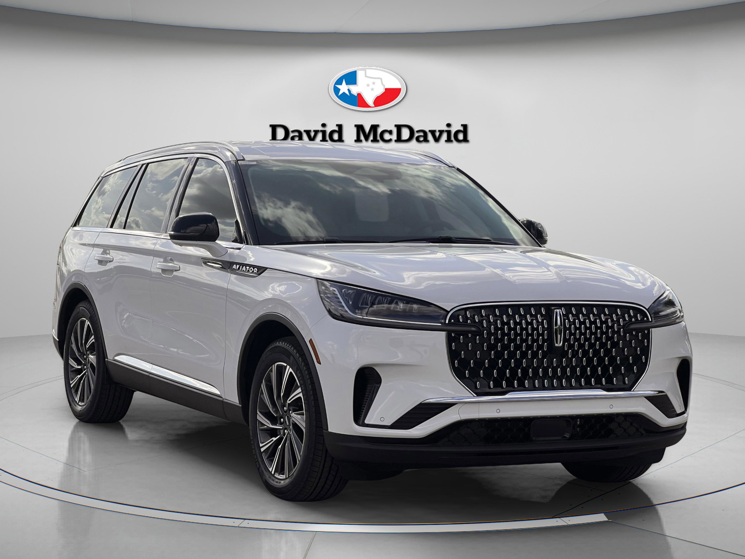 Used 2026 Lincoln Aviator 2WD image 7