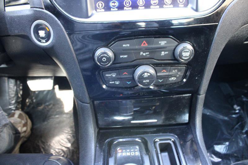 Used 2018 Chrysler 300 S w/ 300S Premium Group image 15