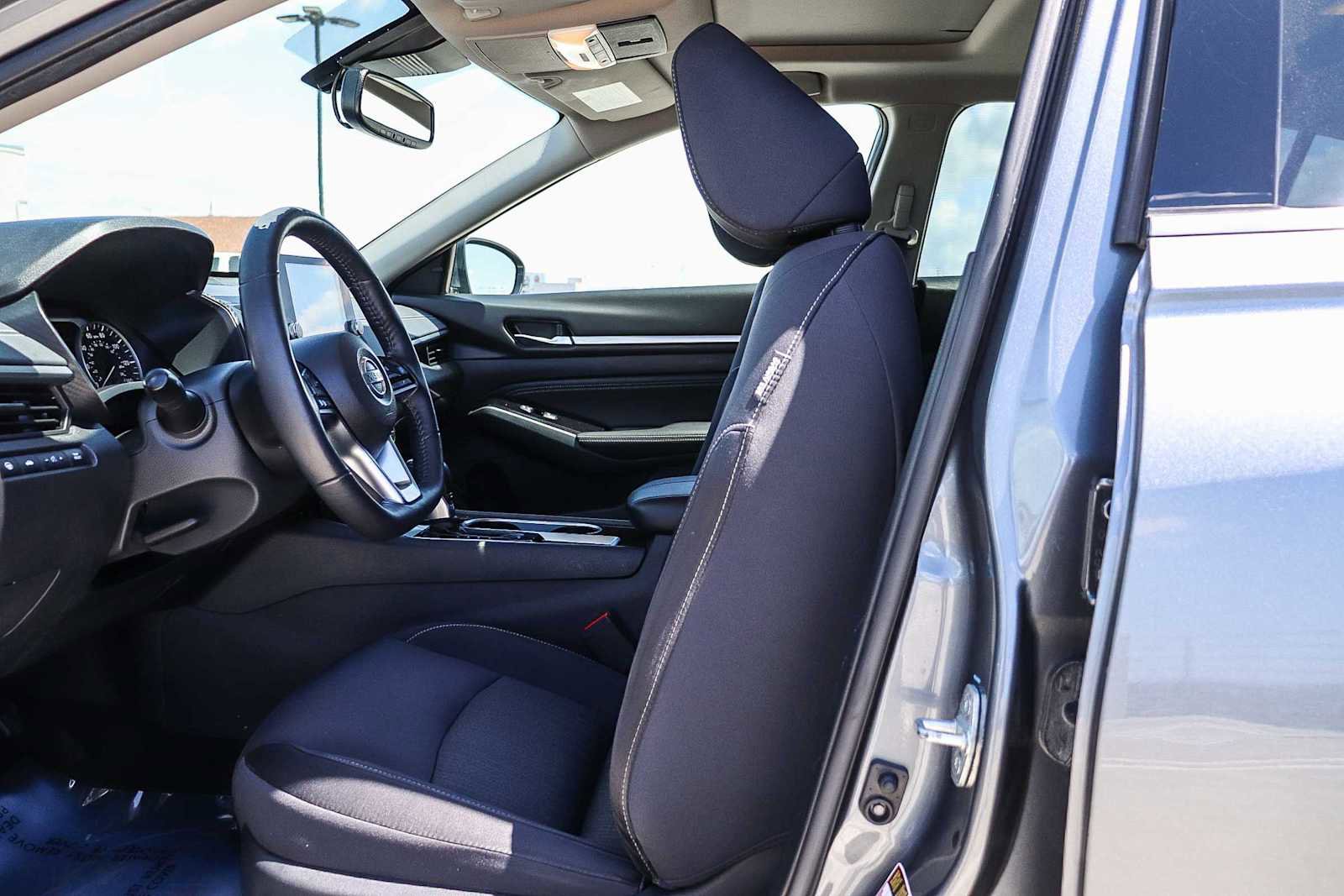 Used 2020 Nissan Altima 2.5 SV image 18