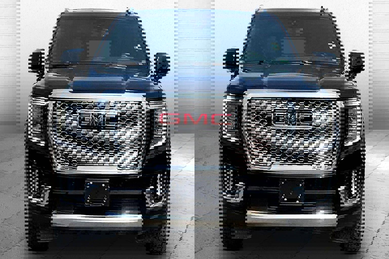 Used 2022 GMC Yukon XL Denali AWD/4WD image 2