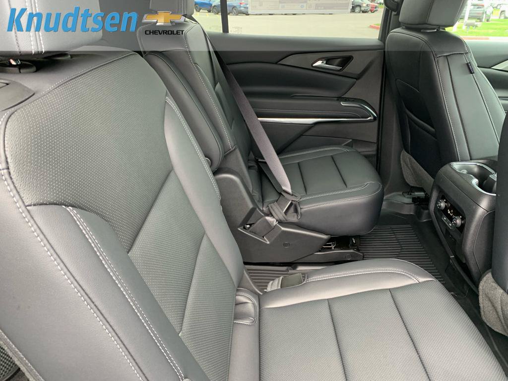 New 2026 Chevrolet Traverse LT w/ Driver Confidence Package AWD/4WD image 13