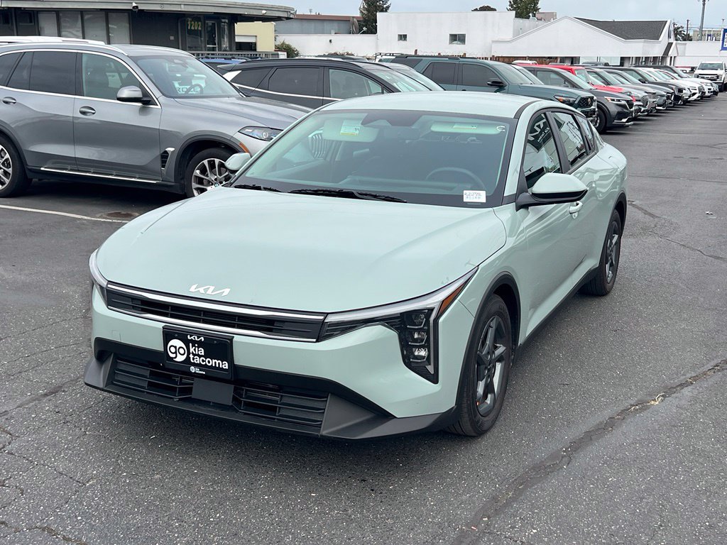Certified 2025 Kia K4 FWD image 3