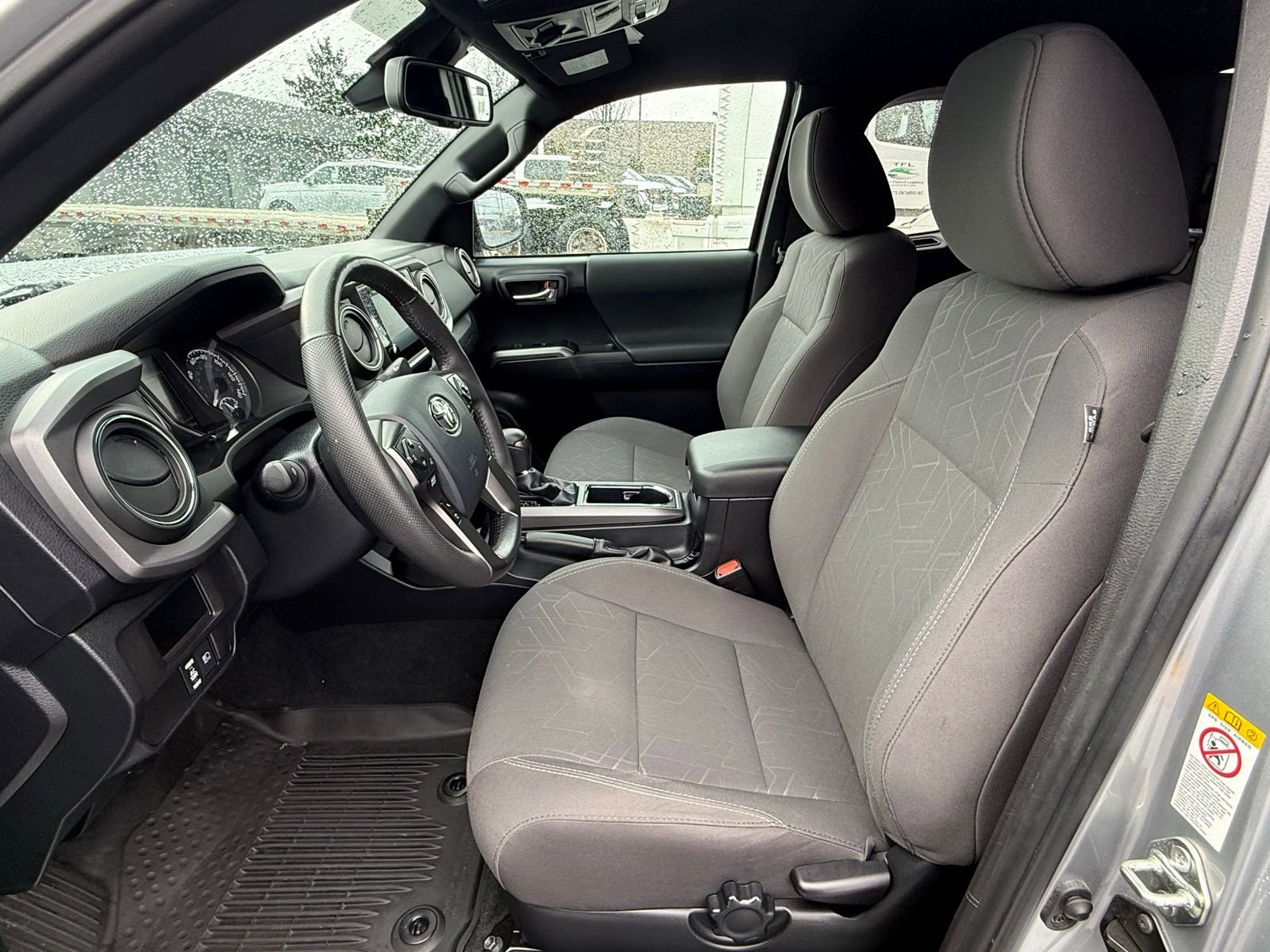 Used 2018 Toyota Tacoma TRD Off-Road image 12