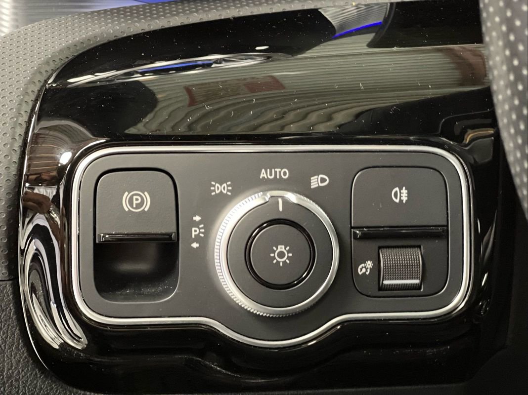 Used 2022 Mercedes-Benz A 220 4MATIC image 25