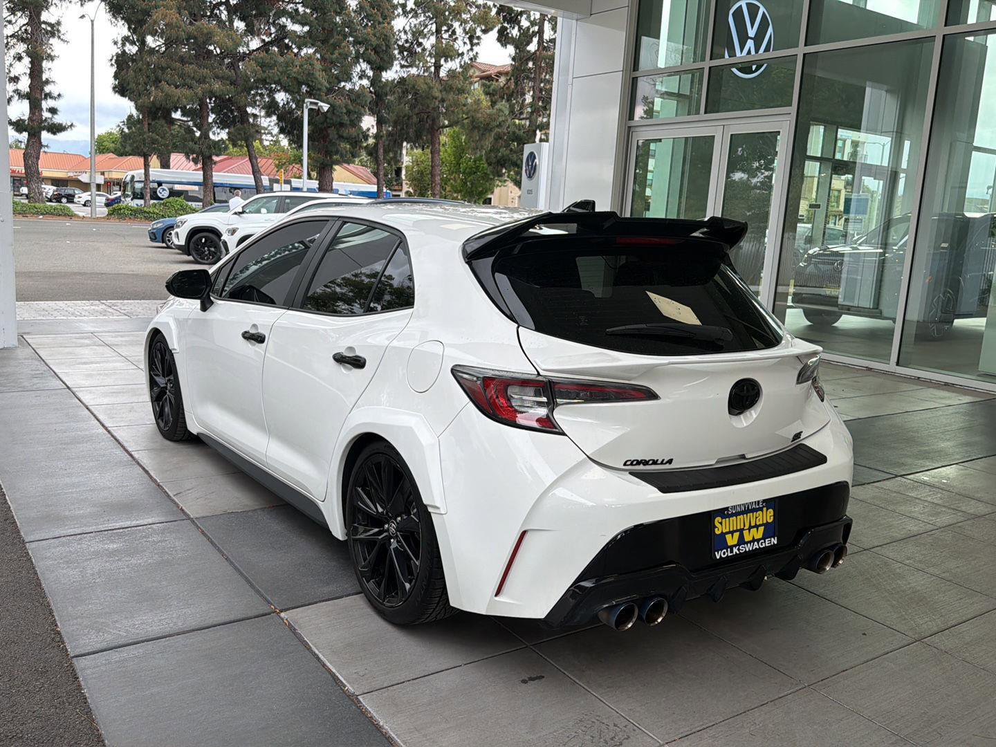 Used 2022 Toyota Corolla SE image 3