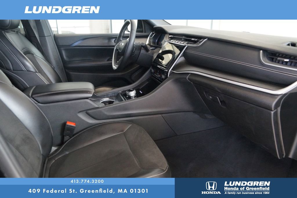 Used 2023 Jeep Grand Cherokee L Laredo image 25