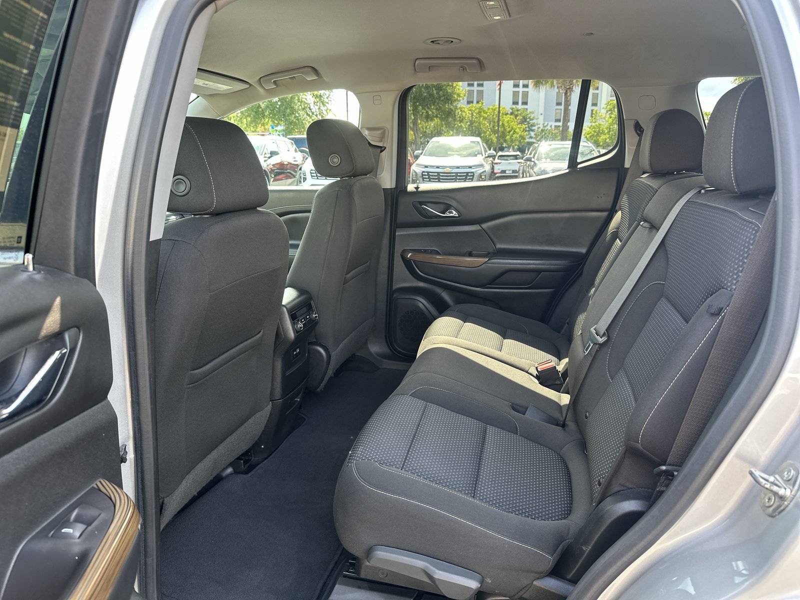 Used 2020 GMC Acadia SLE FWD image 31