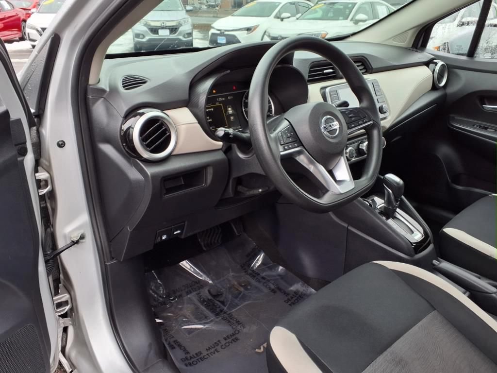 Used 2021 Nissan Versa SV FWD image 14