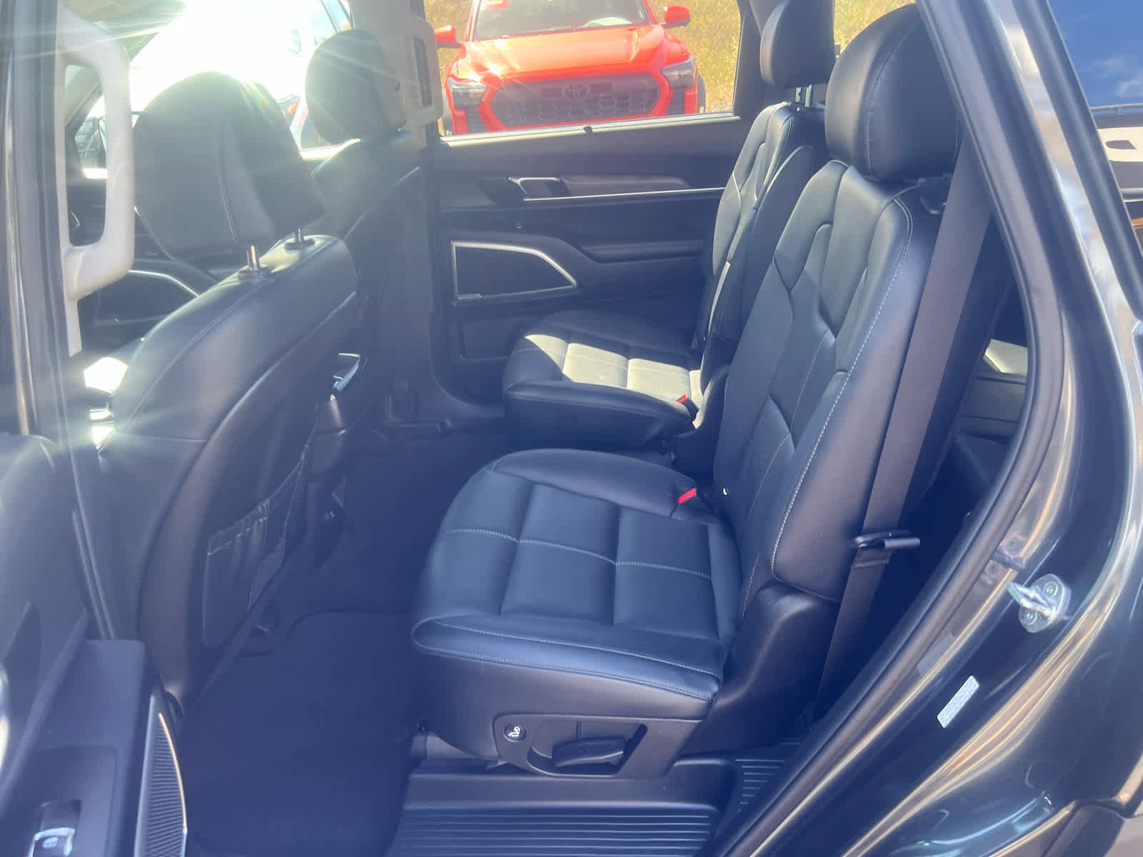 Used 2022 Kia Telluride EX w/ EX Premium Package image 13