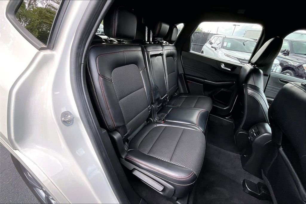 Used 2023 Ford Escape ST-Line Select AWD/4WD image 20