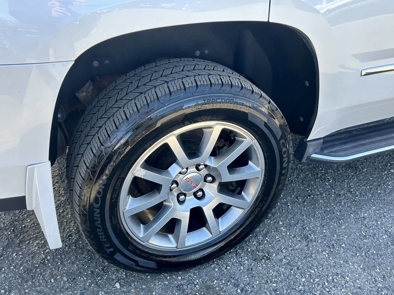 Used 2017 GMC Yukon Denali w/ Open Road Package image 37