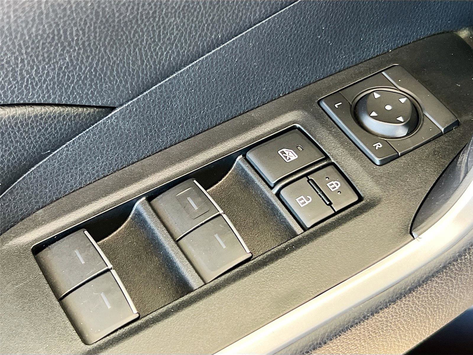 Used 2025 Toyota RAV4 XLE image 18