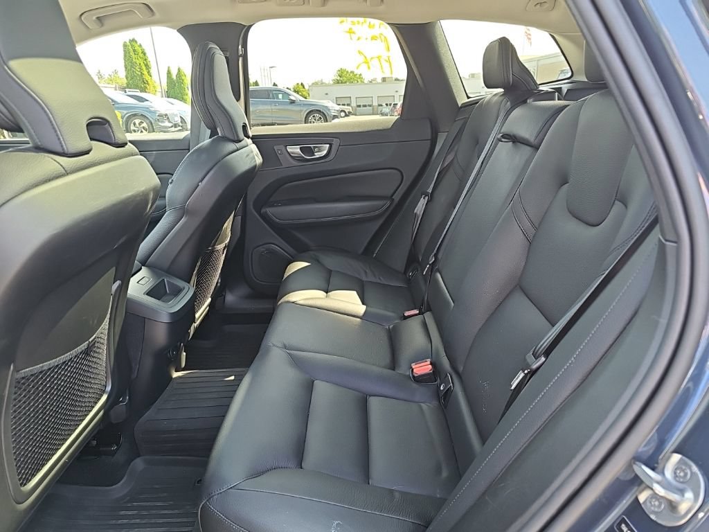 Used 2024 Volvo XC60 B5 Plus w/ Protection Package Premier AWD/4WD image 12