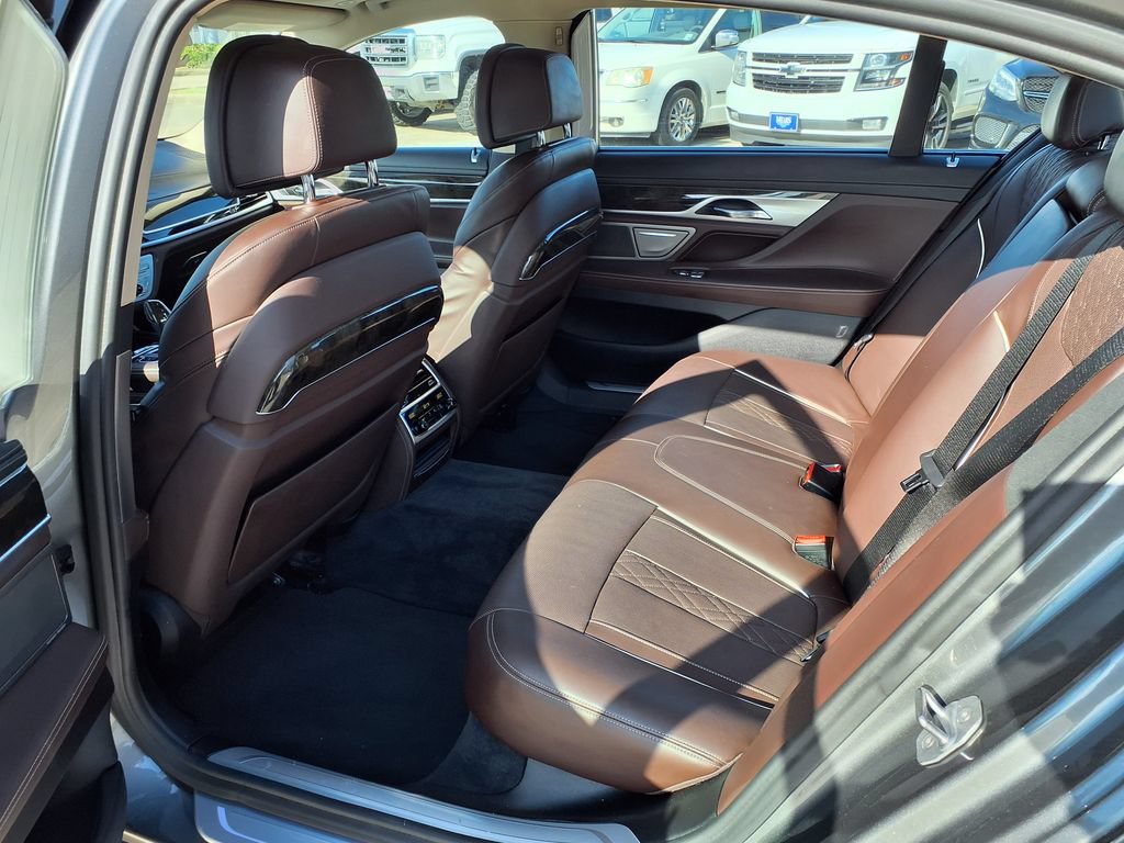 Used 2018 BMW 740i RWD image 14