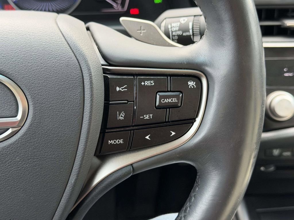 Used 2022 Lexus ES 350 w/ Premium Package FWD image 10