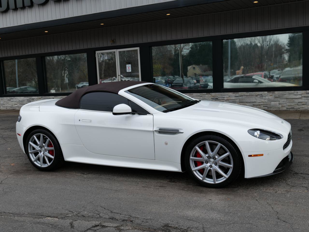 Used 2015 Aston Martin V8 Vantage S image 86