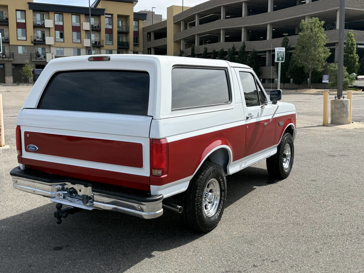 Used 1996 Ford Bronco XLT image 7