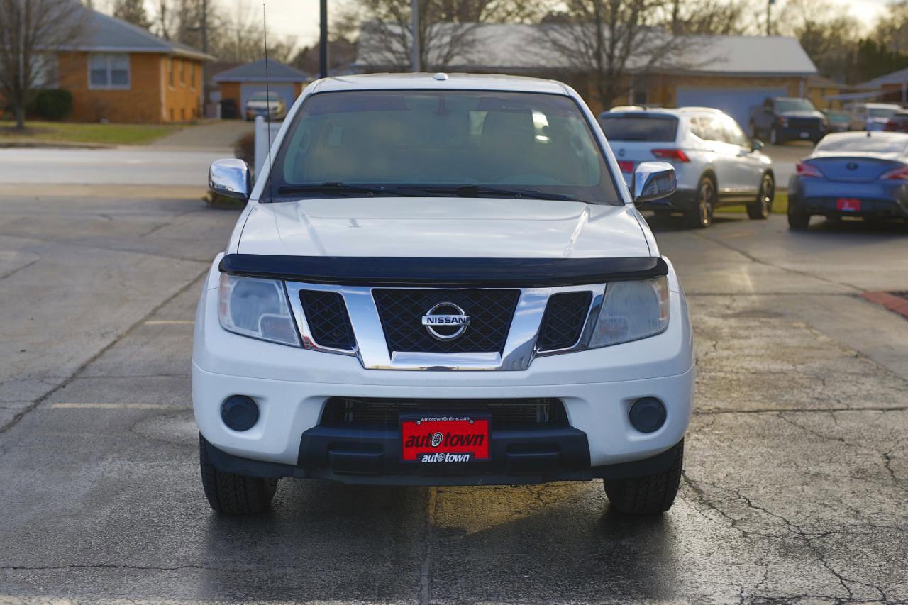Used 2016 Nissan Frontier SV image 2