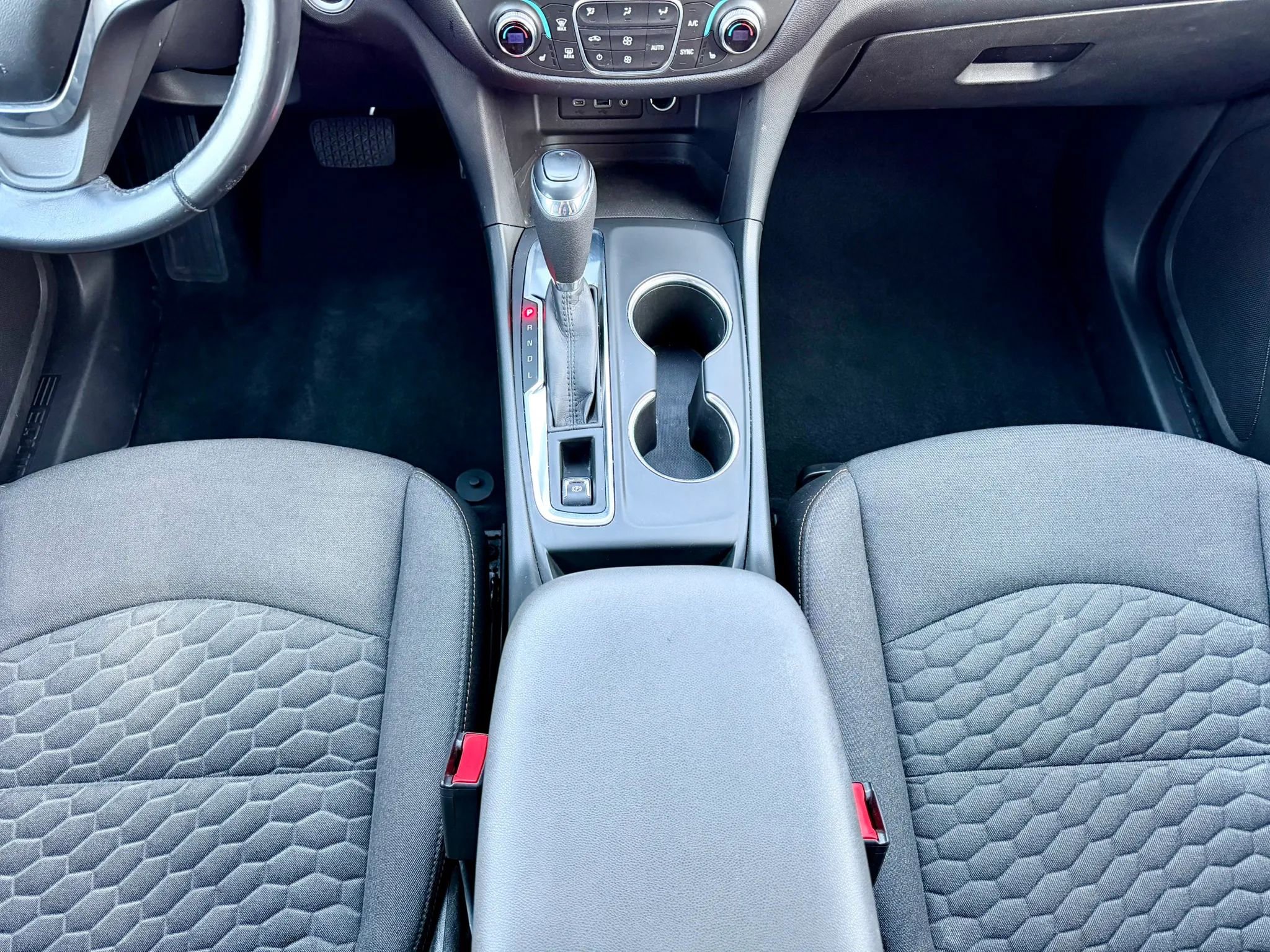 Used 2020 Chevrolet Equinox LT image 25