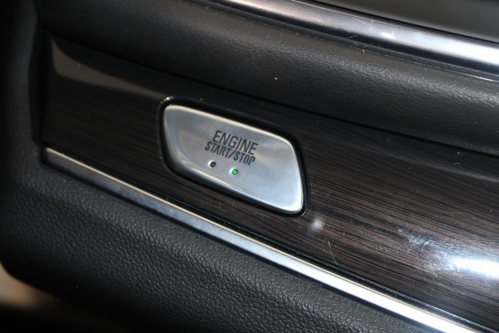 Used 2024 Buick Enclave Essence w/ Technology Package image 28