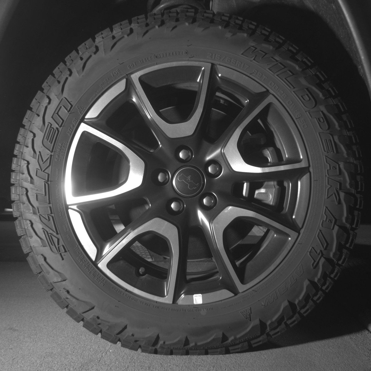 Used 2025 Jeep Compass Trailhawk AWD/4WD image 13