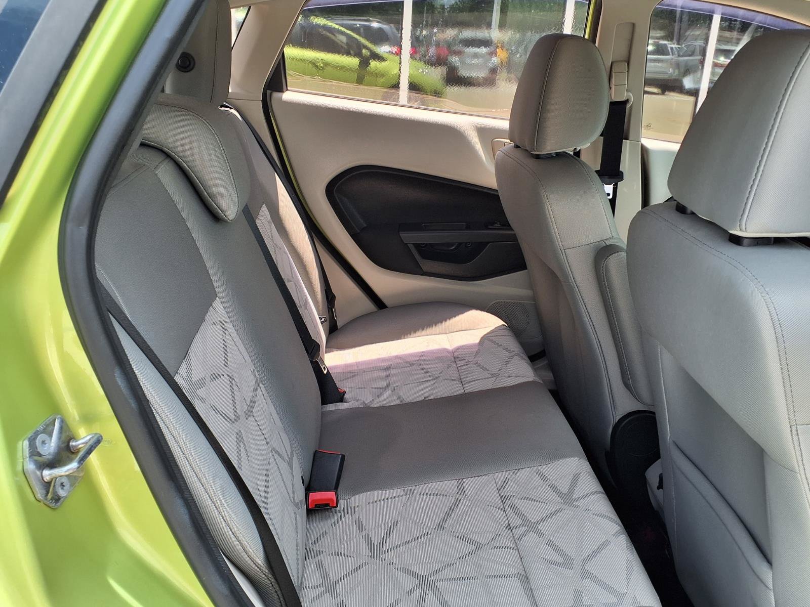 Used 2012 Ford Fiesta SE FWD image 17