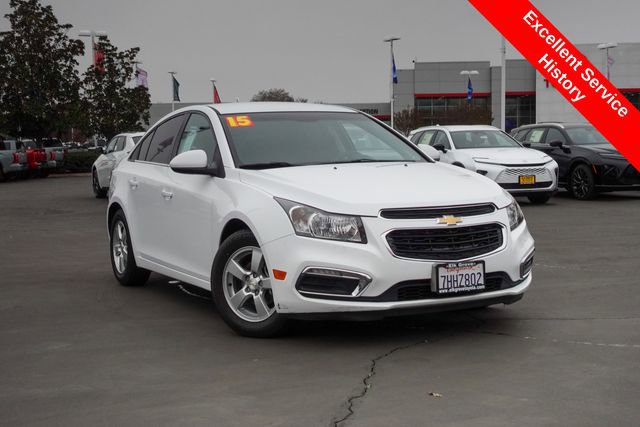 Used 2015 Chevrolet Cruze LT w/ Technology Package image 2