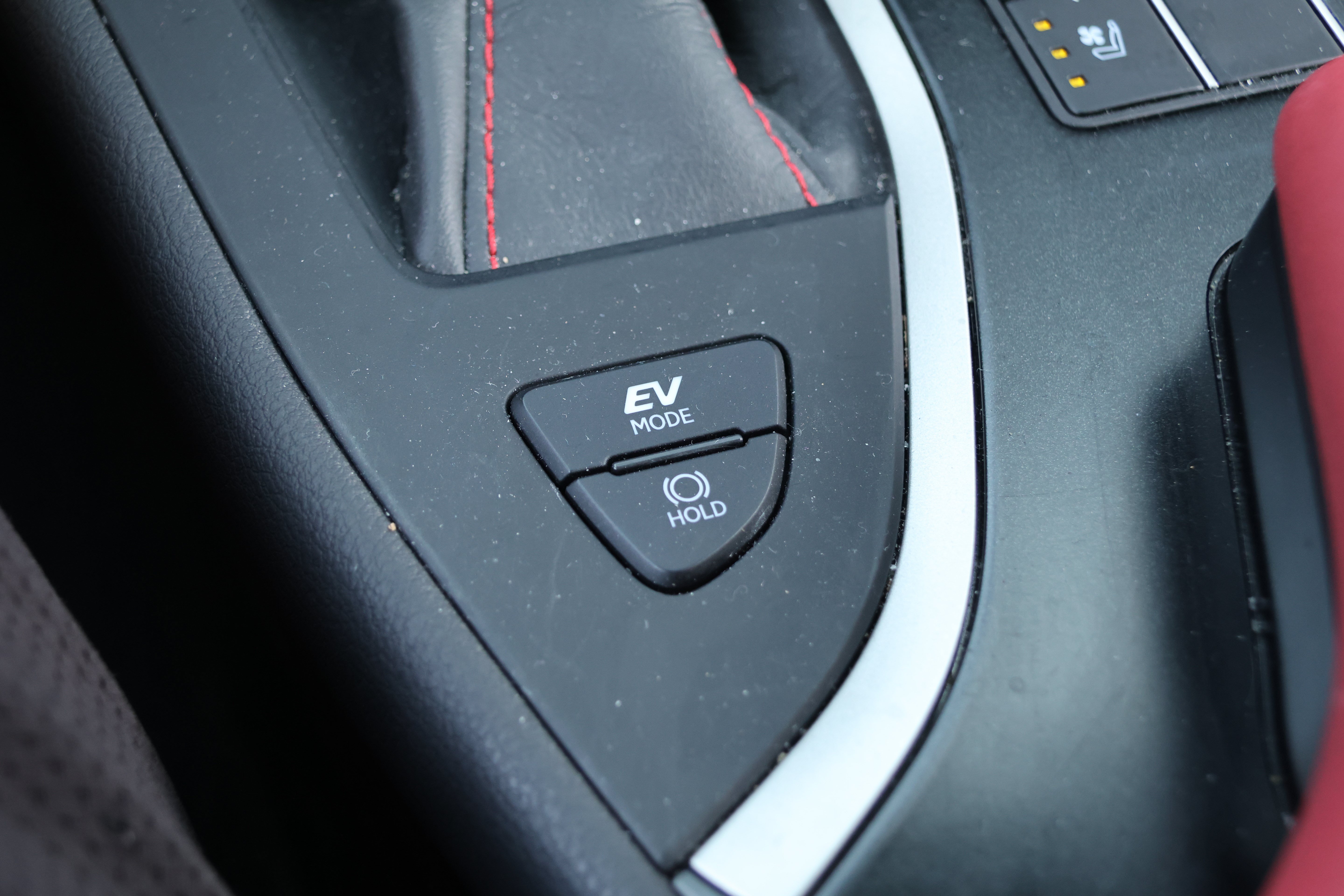 Used 2023 Lexus UX 250h F Sport FWD image 32