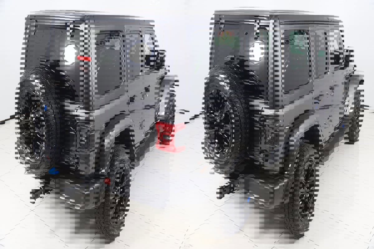 Used 2022 Jeep Wrangler Unlimited Sahara w/ Cold Weather Group image 49