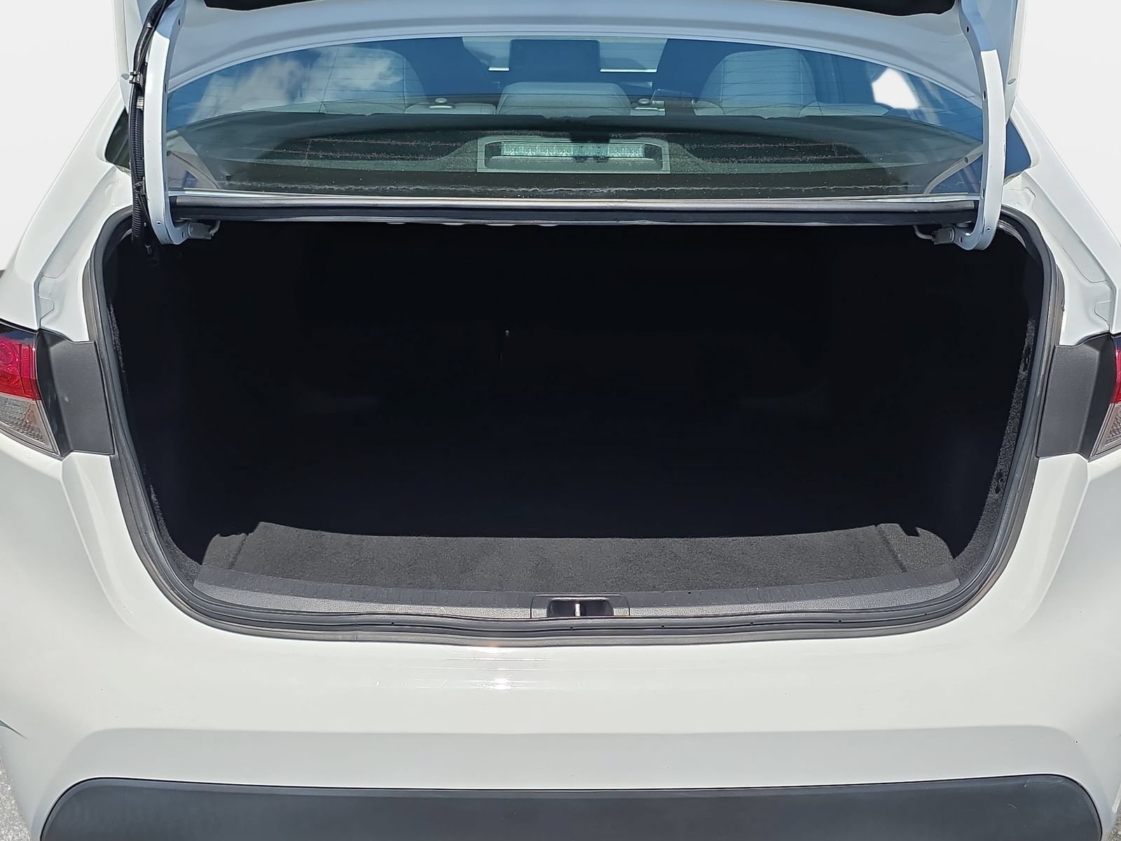 Used 2022 Toyota Corolla LE FWD image 12