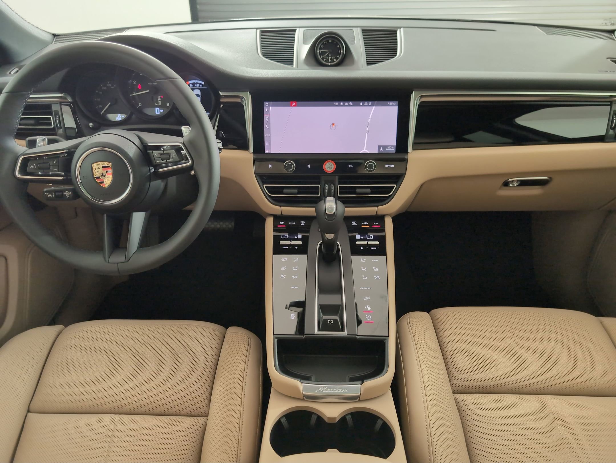 Certified 2025 Porsche Macan AWD/4WD image 21