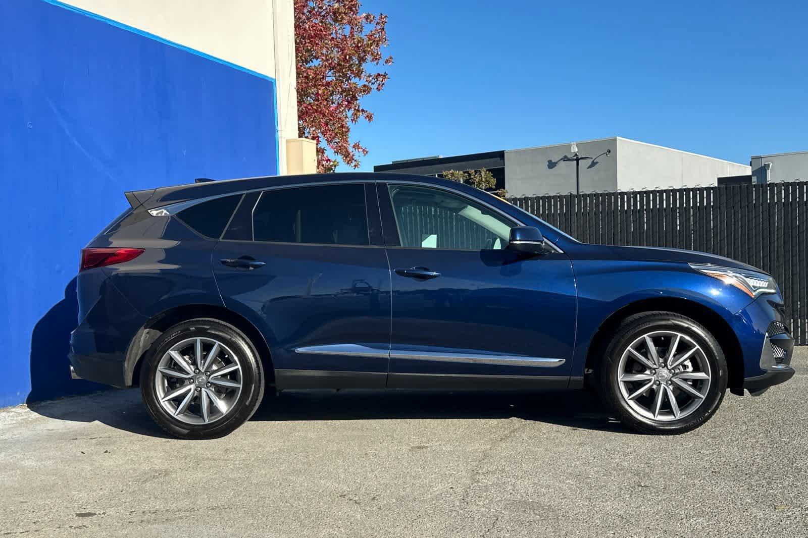 Used 2021 Acura RDX w/ Technology Package FWD image 2