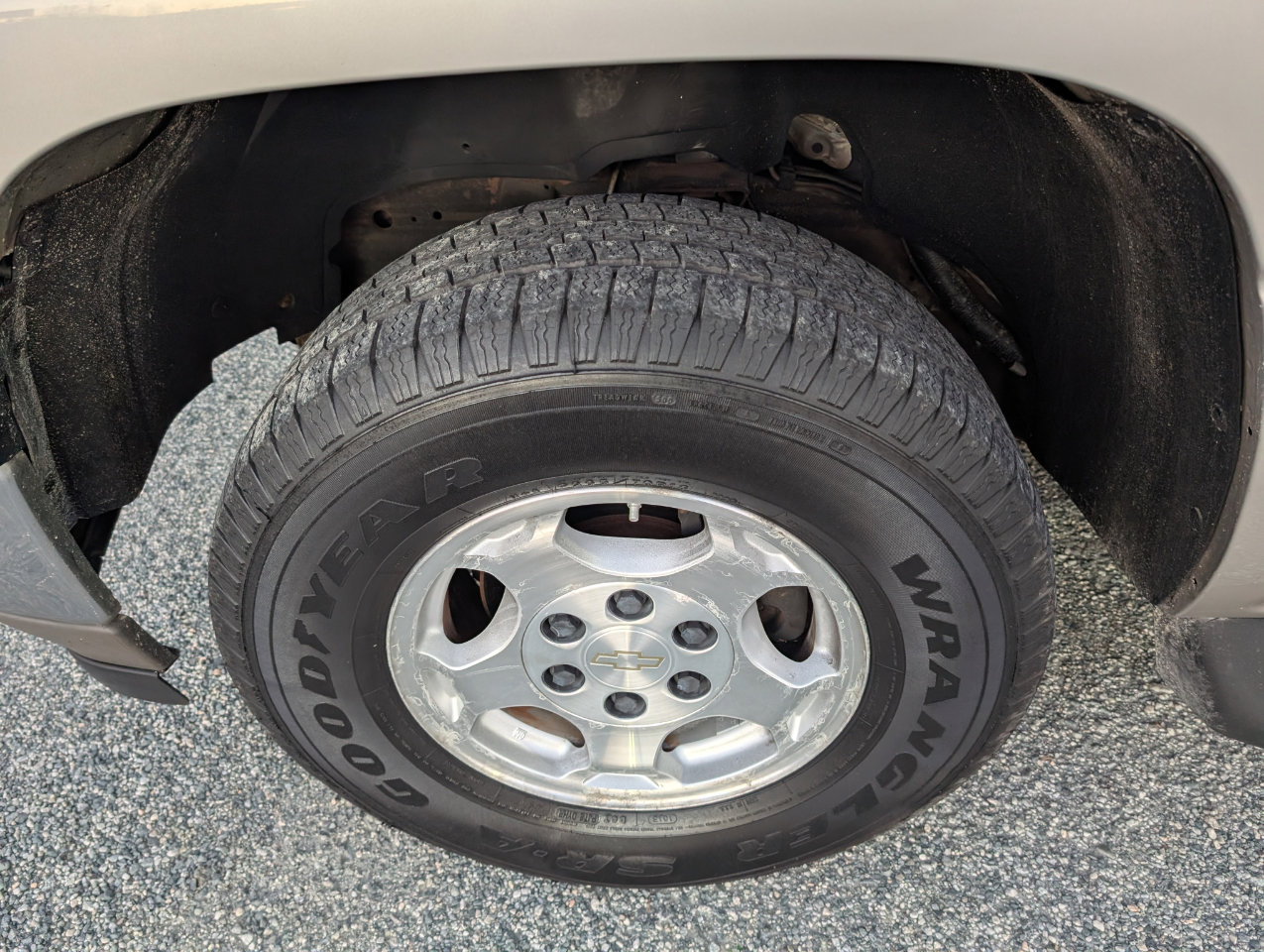 Used 2006 Chevrolet Suburban LS w/ Smart Select Package image 12