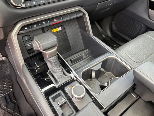 Used 2024 Toyota Tundra Limited AWD/4WD image 18