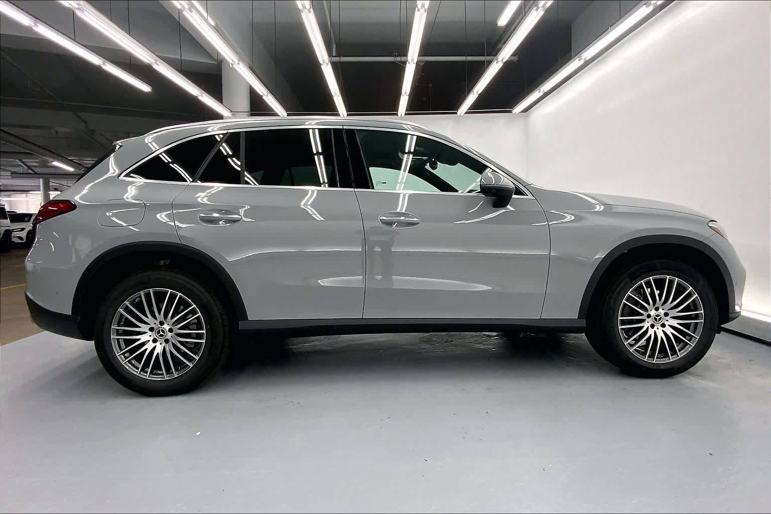 New 2027 Mercedes-Benz GLC 300 image 8