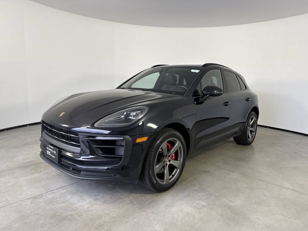 Certified 2022 Porsche Macan S AWD/4WD image 1