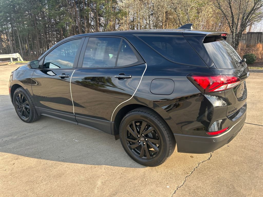 Used 2024 Chevrolet Equinox LS w/ LS Convenience Package image 3