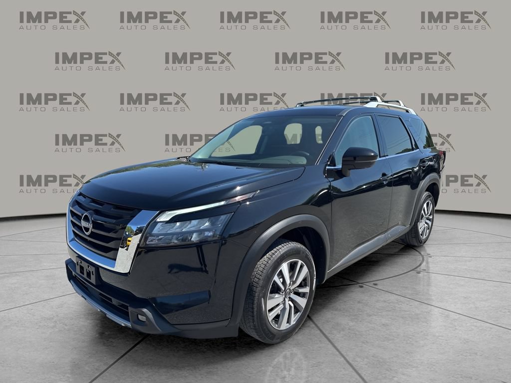 Used 2023 Nissan Pathfinder SL AWD/4WD image 1